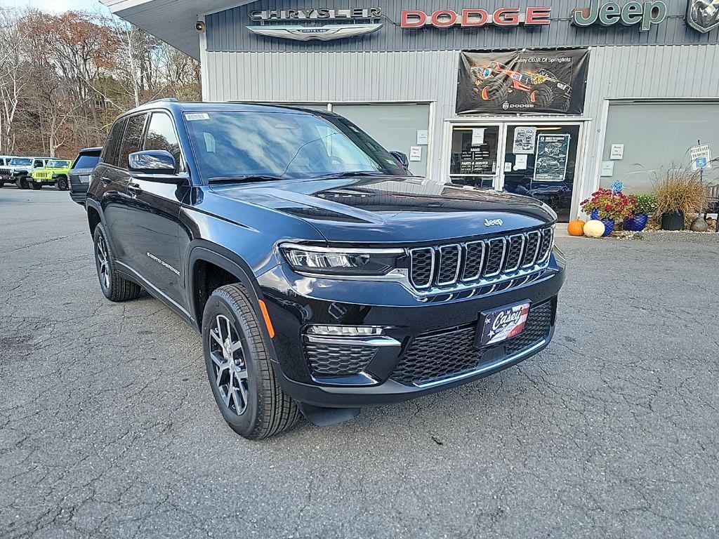 new 2025 Jeep Grand Cherokee car, priced at $44,246
