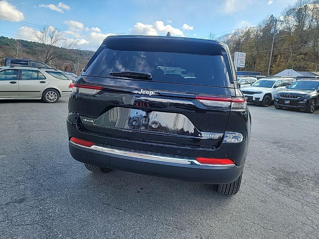 new 2025 Jeep Grand Cherokee car, priced at $44,246