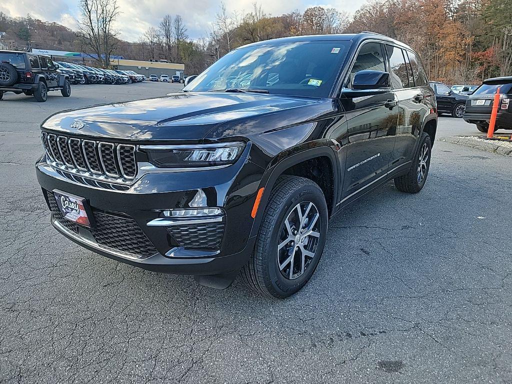 new 2025 Jeep Grand Cherokee car, priced at $44,246