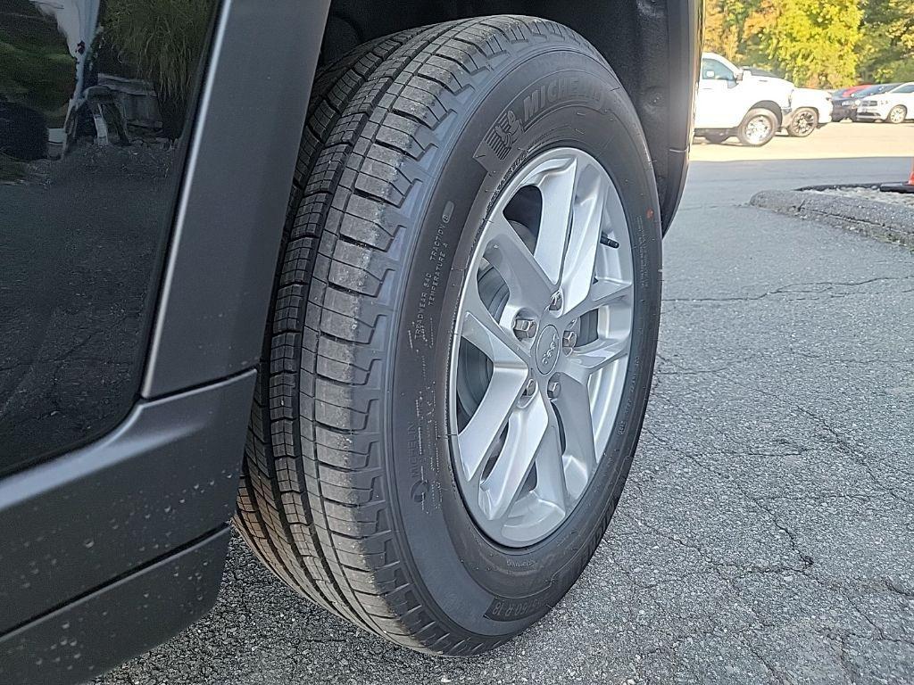 new 2025 Jeep Grand Cherokee car, priced at $39,259