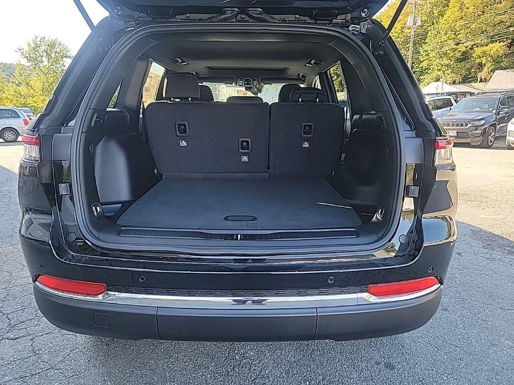 new 2025 Jeep Grand Cherokee car, priced at $39,259