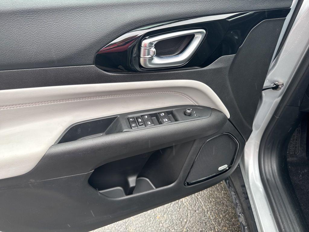 new 2025 Jeep Compass car, priced at $34,501