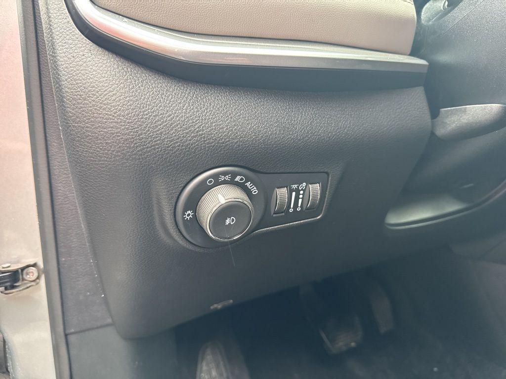 new 2025 Jeep Compass car, priced at $34,501