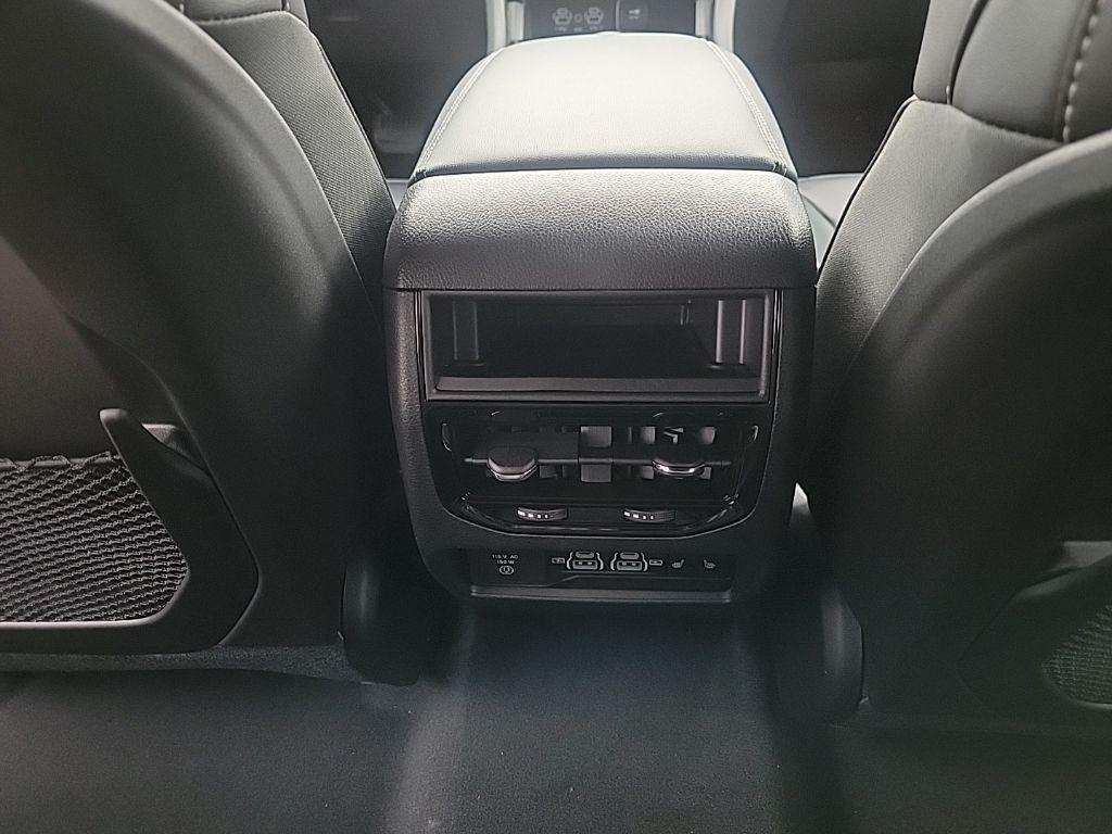 new 2025 Jeep Grand Cherokee car, priced at $47,486