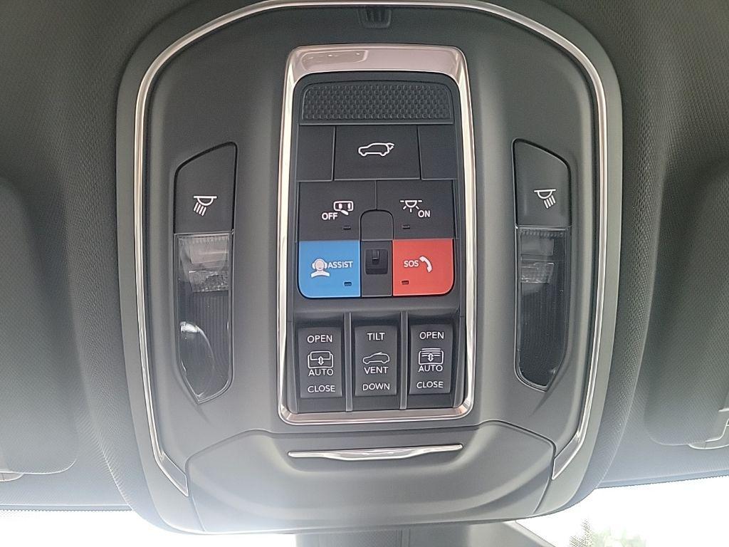 new 2025 Jeep Grand Cherokee car, priced at $47,486