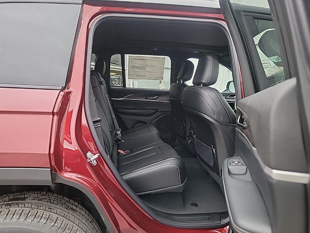 new 2025 Jeep Grand Cherokee car, priced at $47,486