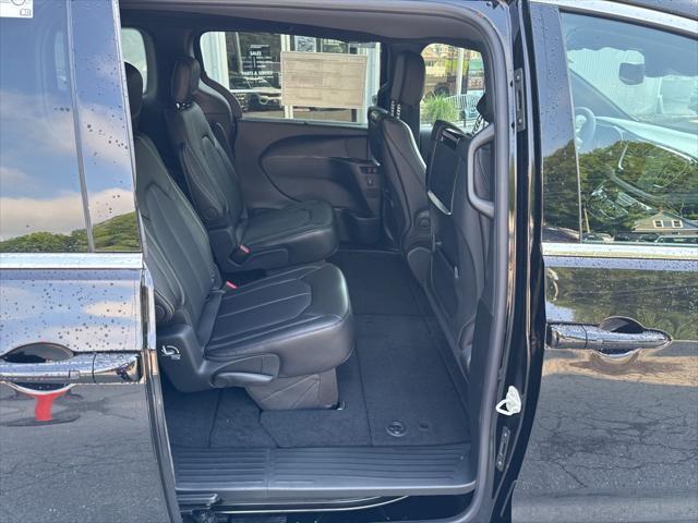 new 2025 Chrysler Pacifica car, priced at $46,061