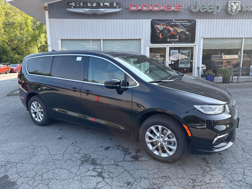 new 2025 Chrysler Pacifica car, priced at $46,778