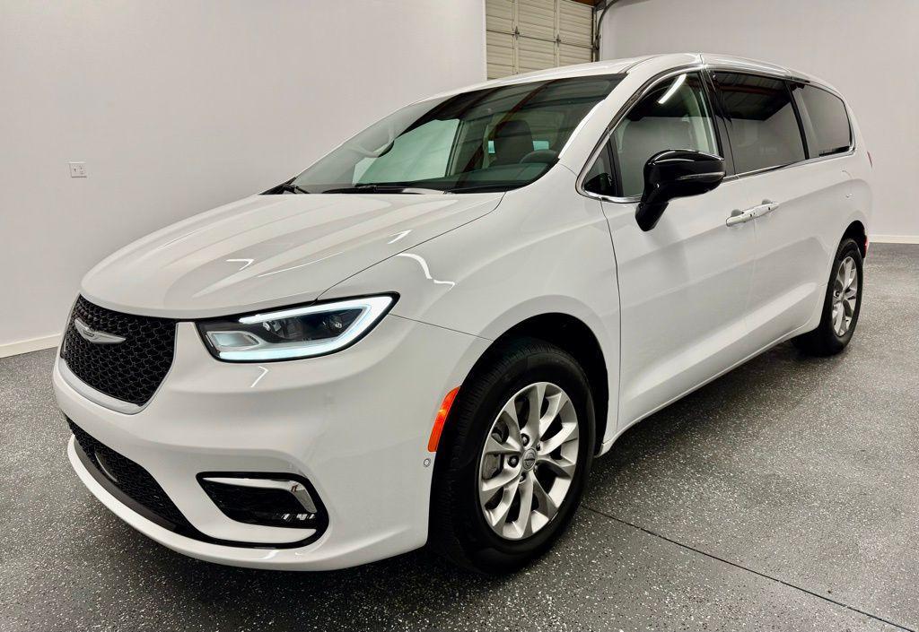 used 2024 Chrysler Pacifica car, priced at $39,974