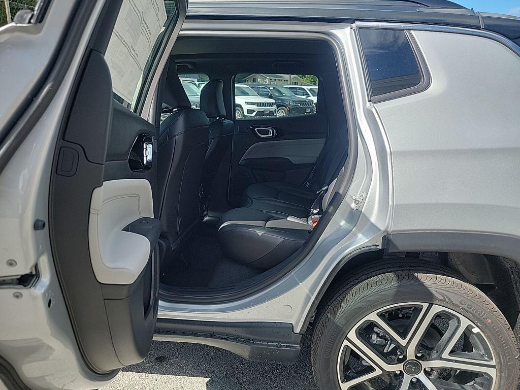 new 2025 Jeep Compass car, priced at $35,219