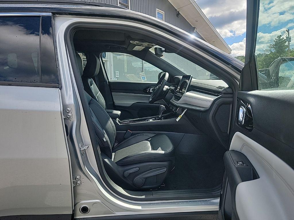 new 2025 Jeep Compass car, priced at $35,219