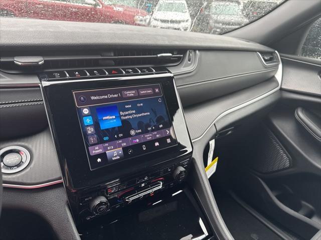 new 2025 Jeep Grand Cherokee car, priced at $37,923