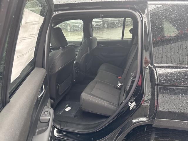 new 2025 Jeep Grand Cherokee car, priced at $37,923