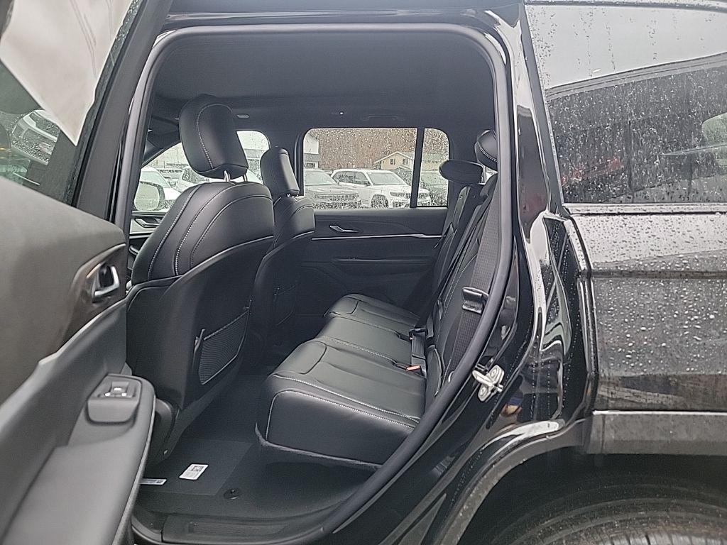 new 2025 Jeep Grand Cherokee car, priced at $47,486