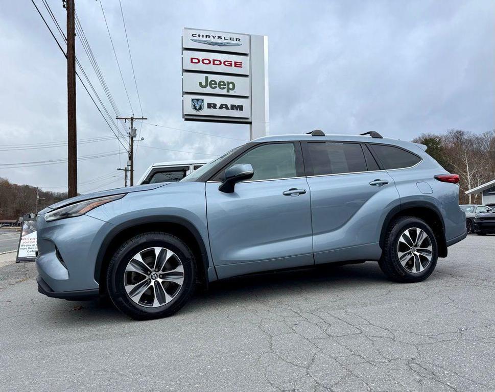 used 2022 Toyota Highlander car, priced at $23,974