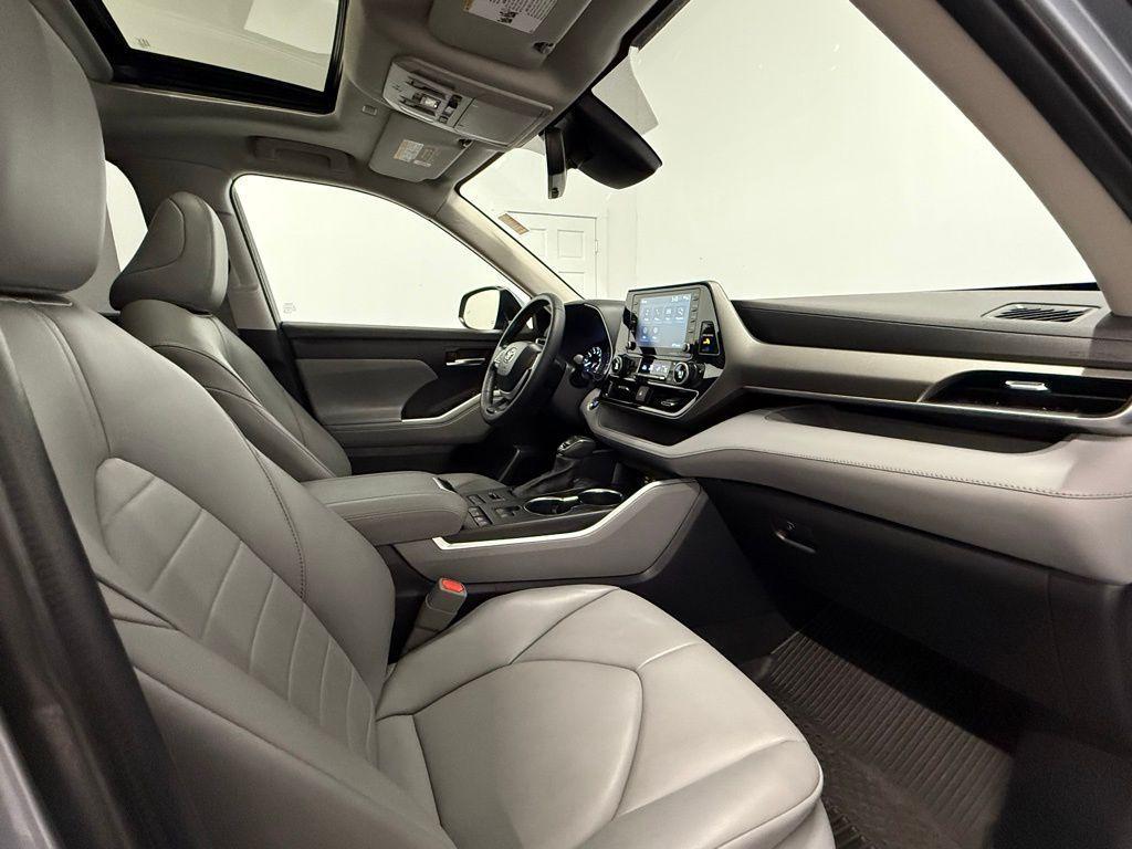 used 2022 Toyota Highlander car, priced at $23,974