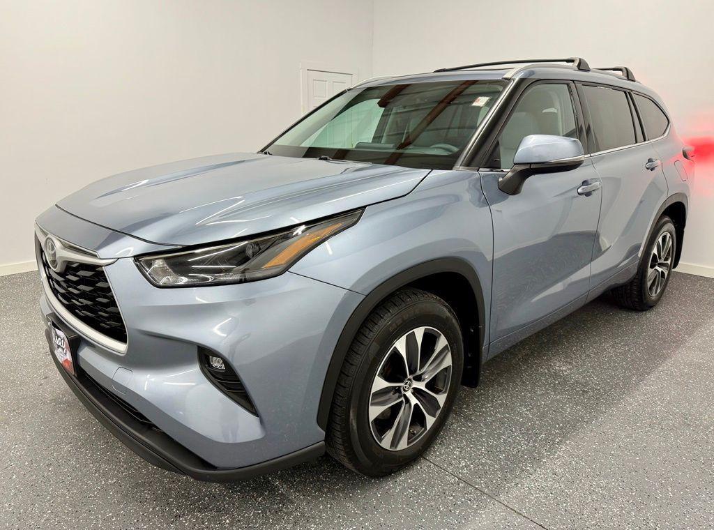 used 2022 Toyota Highlander car, priced at $23,974