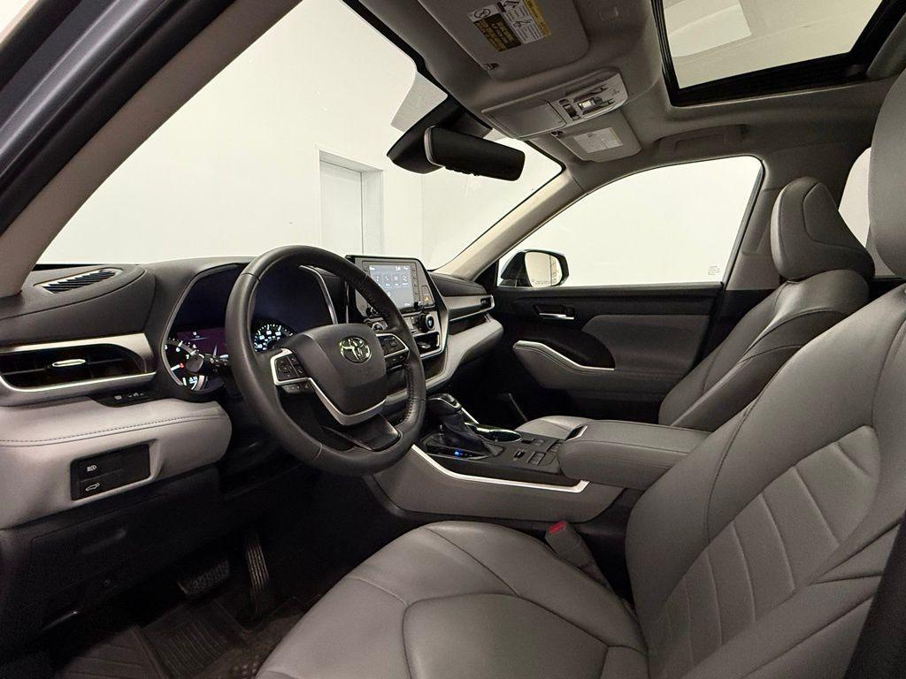 used 2022 Toyota Highlander car, priced at $23,974