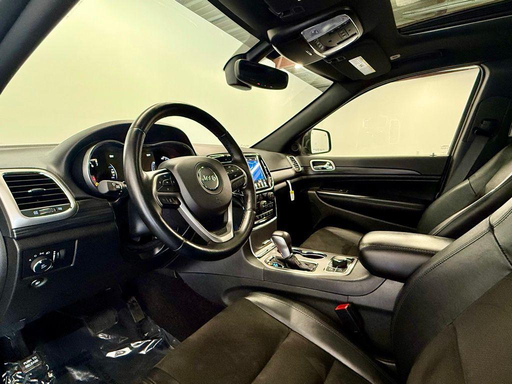 used 2022 Jeep Grand Cherokee car, priced at $29,974