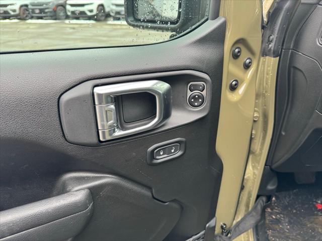 new 2025 Jeep Wrangler car, priced at $42,777