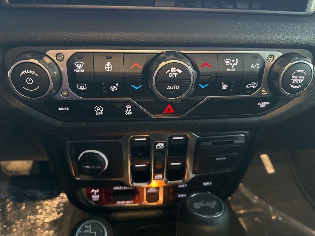 new 2025 Jeep Wrangler car, priced at $46,855