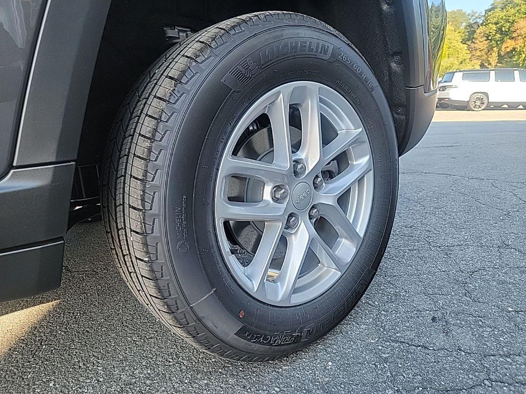 new 2025 Jeep Grand Cherokee car, priced at $39,259