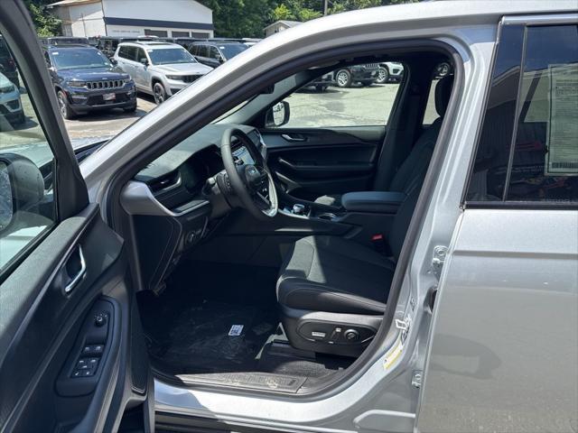 new 2025 Jeep Grand Cherokee car, priced at $36,361