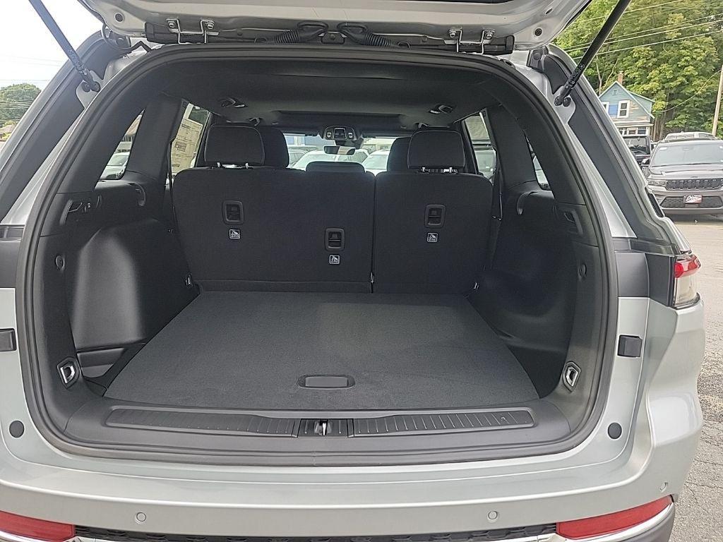 new 2025 Jeep Grand Cherokee car, priced at $36,509