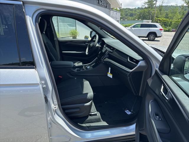 new 2025 Jeep Grand Cherokee car, priced at $36,361