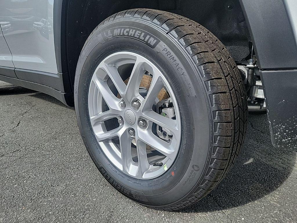 new 2025 Jeep Grand Cherokee car, priced at $36,509