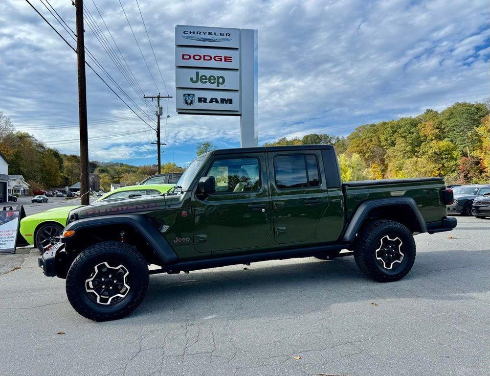 used 2022 Jeep Gladiator car, priced at $37,574