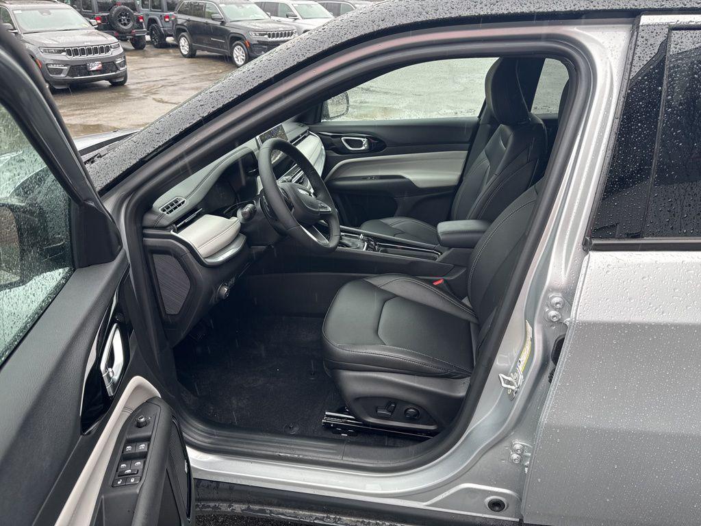 new 2025 Jeep Compass car, priced at $33,971