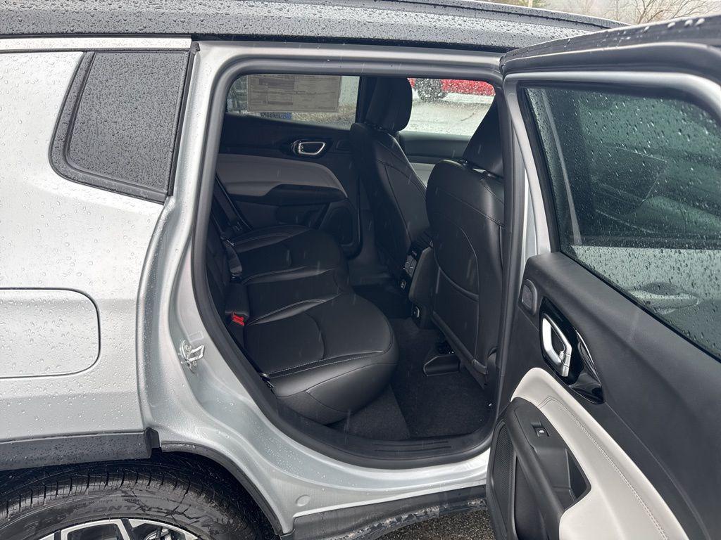 new 2025 Jeep Compass car, priced at $33,971