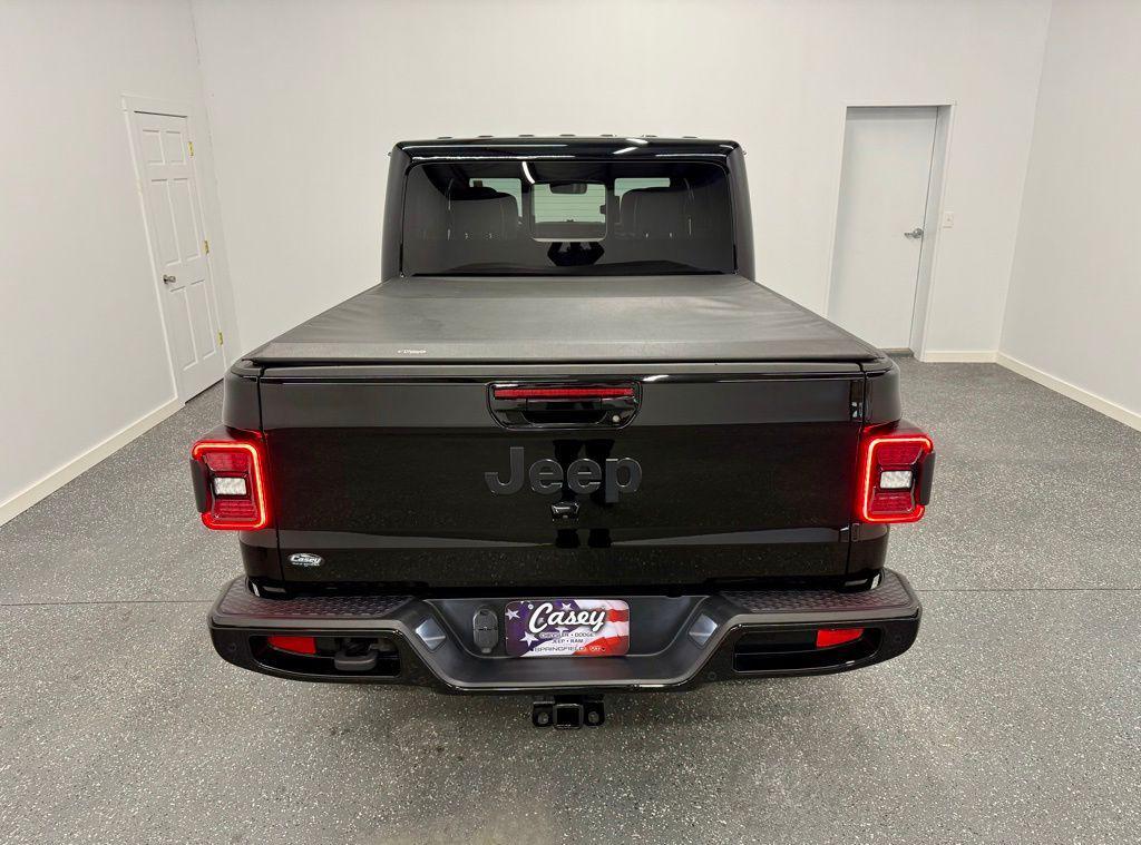 used 2022 Jeep Gladiator car, priced at $34,574