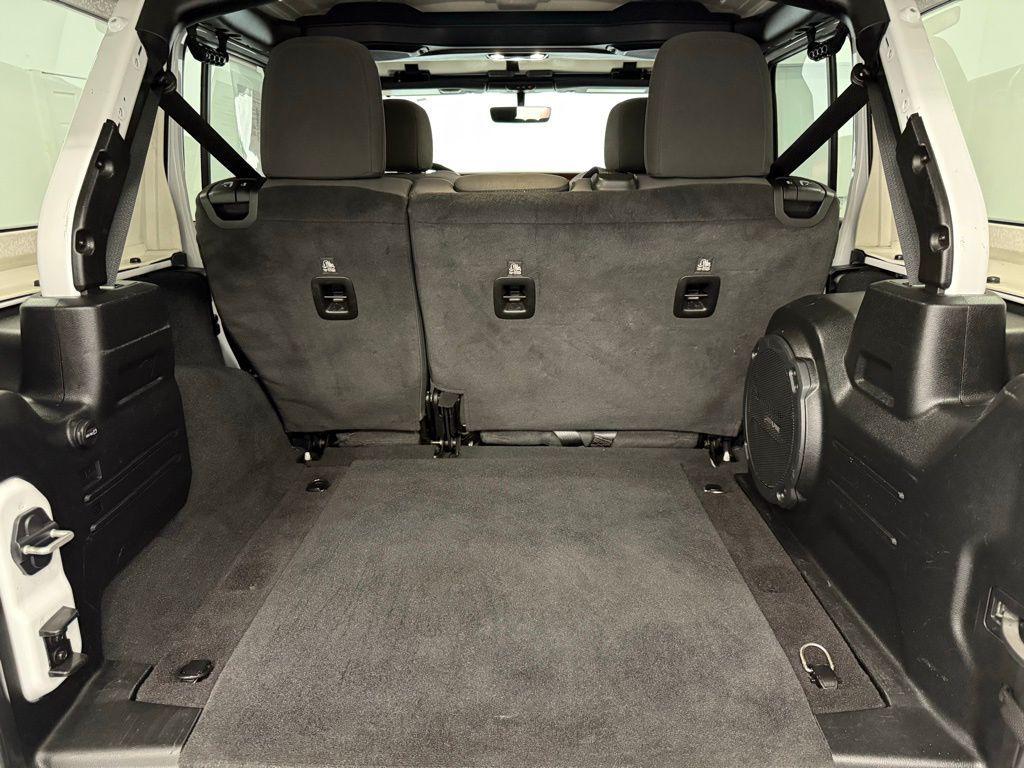 used 2022 Jeep Wrangler Unlimited car, priced at $39,974