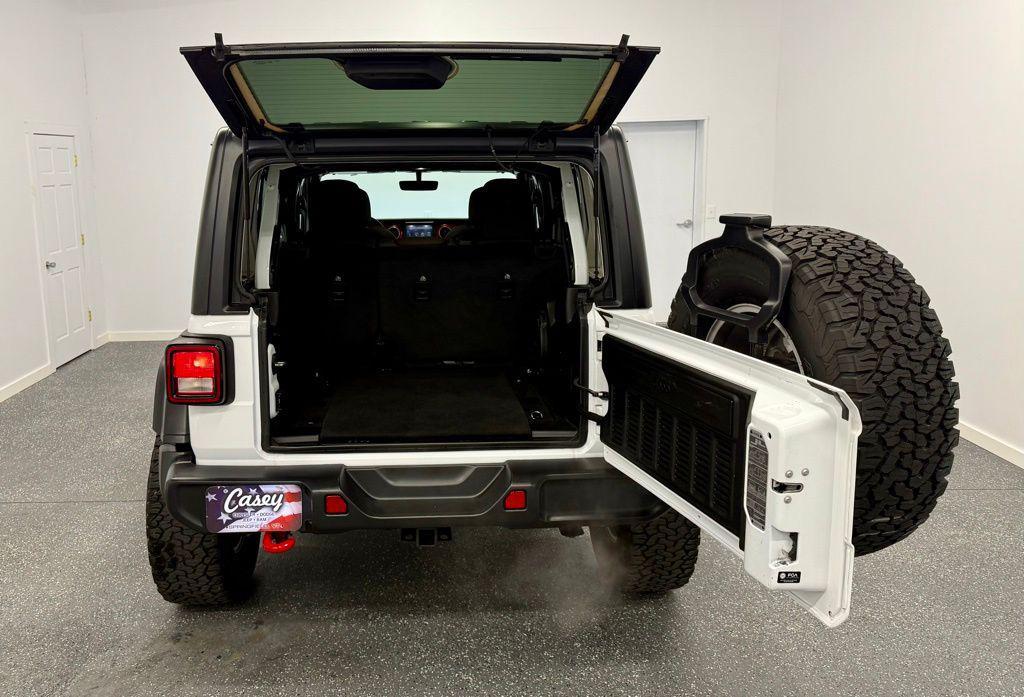 used 2022 Jeep Wrangler Unlimited car, priced at $39,974