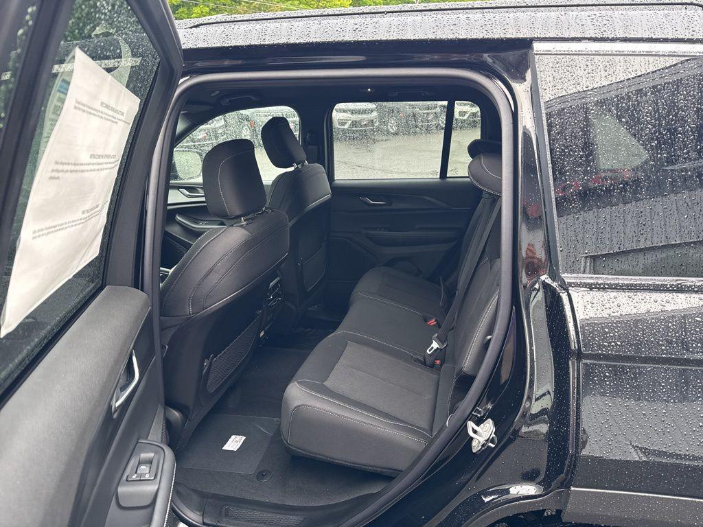 new 2025 Jeep Grand Cherokee car, priced at $37,418