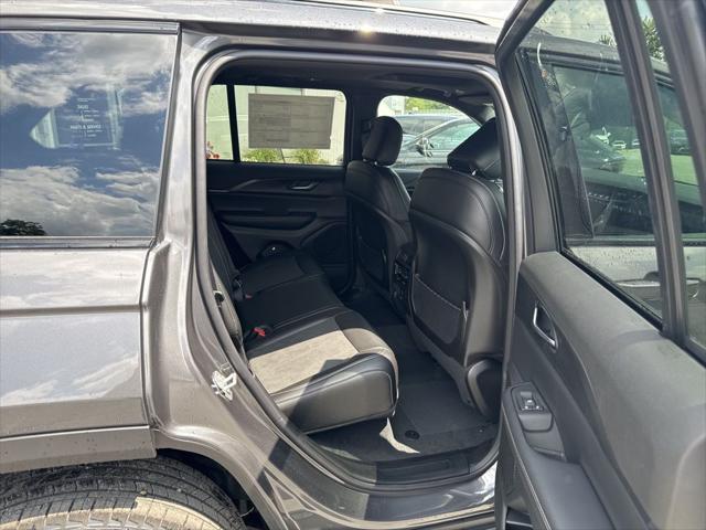 new 2025 Jeep Grand Cherokee car, priced at $38,527