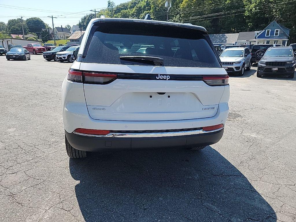 new 2025 Jeep Grand Cherokee car, priced at $43,048