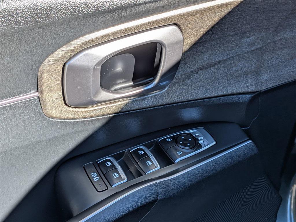 used 2023 Kia Sorento car, priced at $29,000