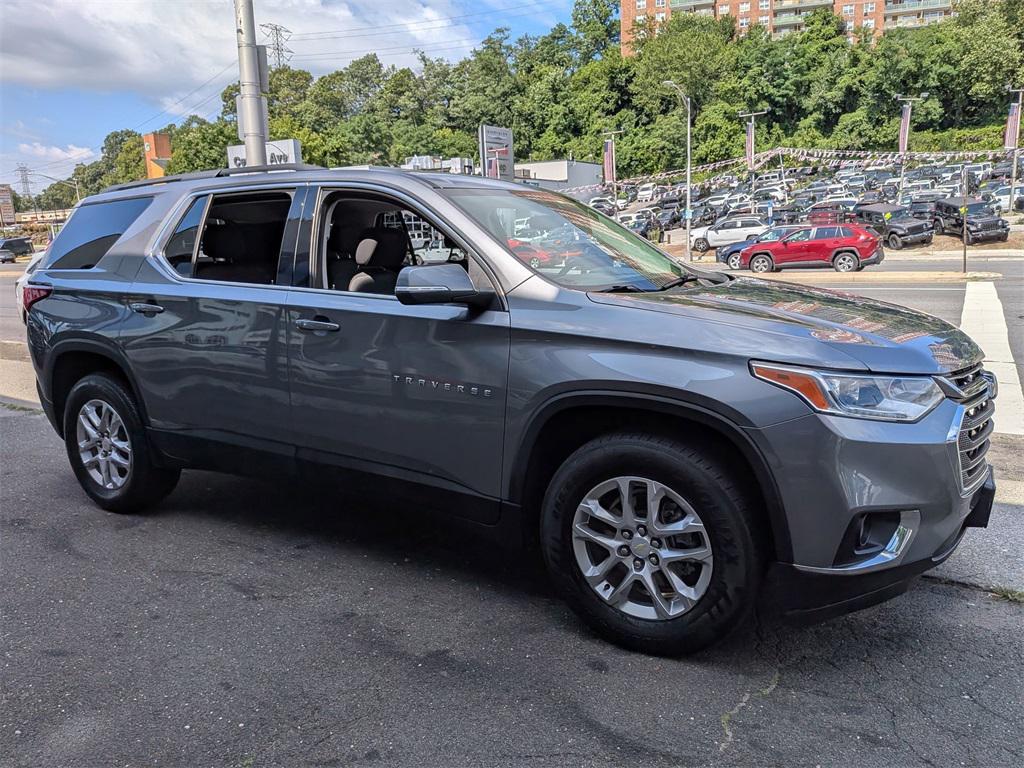 used 2021 Chevrolet Traverse car, priced at $23,595