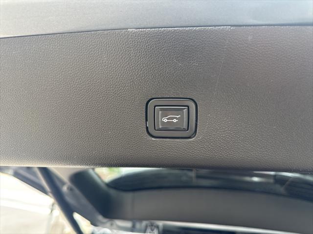 used 2021 Chevrolet Traverse car, priced at $23,595