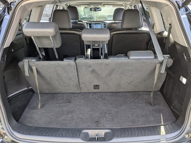 used 2014 Toyota Highlander car, priced at $21,995