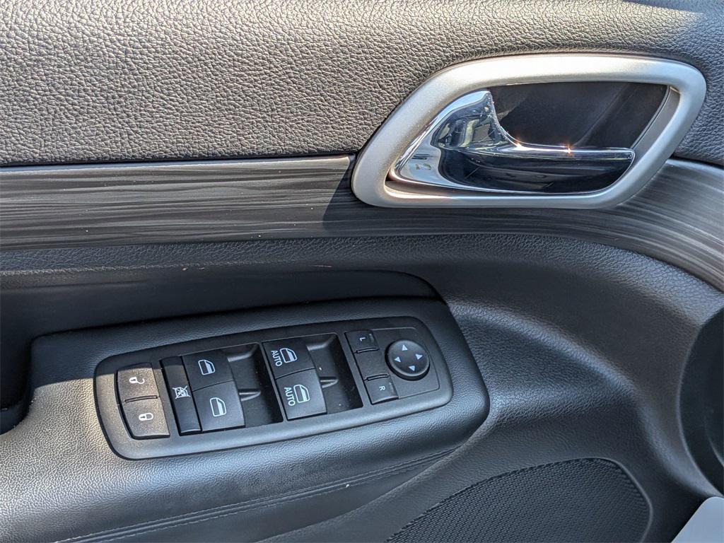 used 2022 Jeep Grand Cherokee car, priced at $27,495