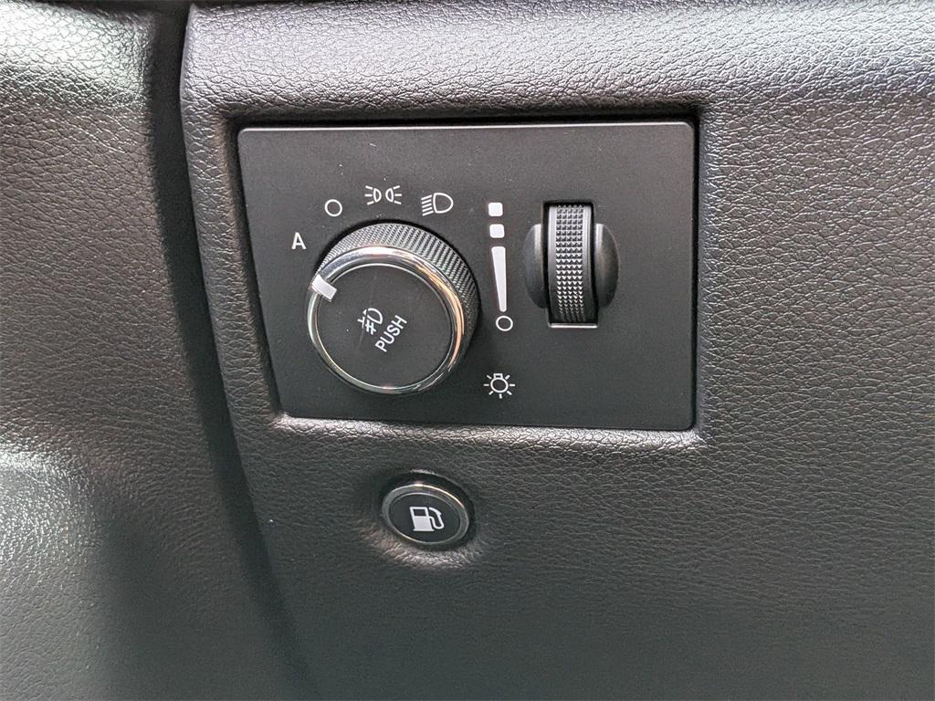 used 2022 Jeep Grand Cherokee car, priced at $27,495