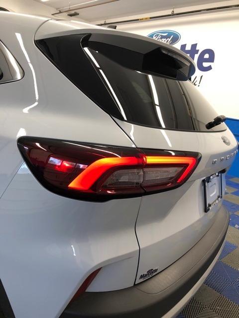 new 2025 Ford Escape PHEV car, priced at $30,618