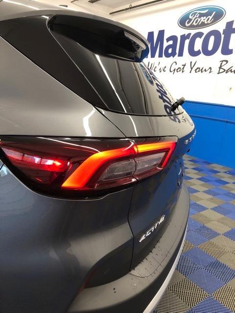 new 2025 Ford Escape car, priced at $27,238