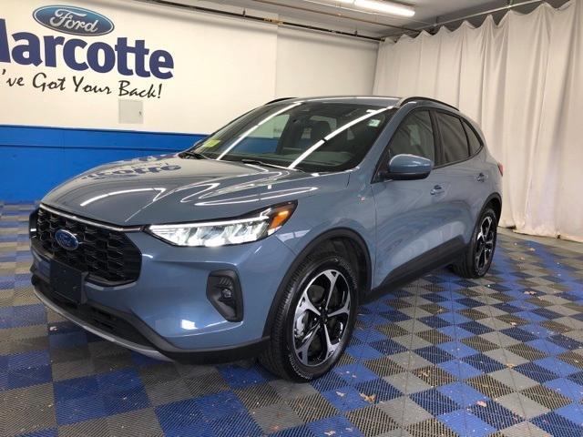 used 2025 Ford Escape car, priced at $29,995