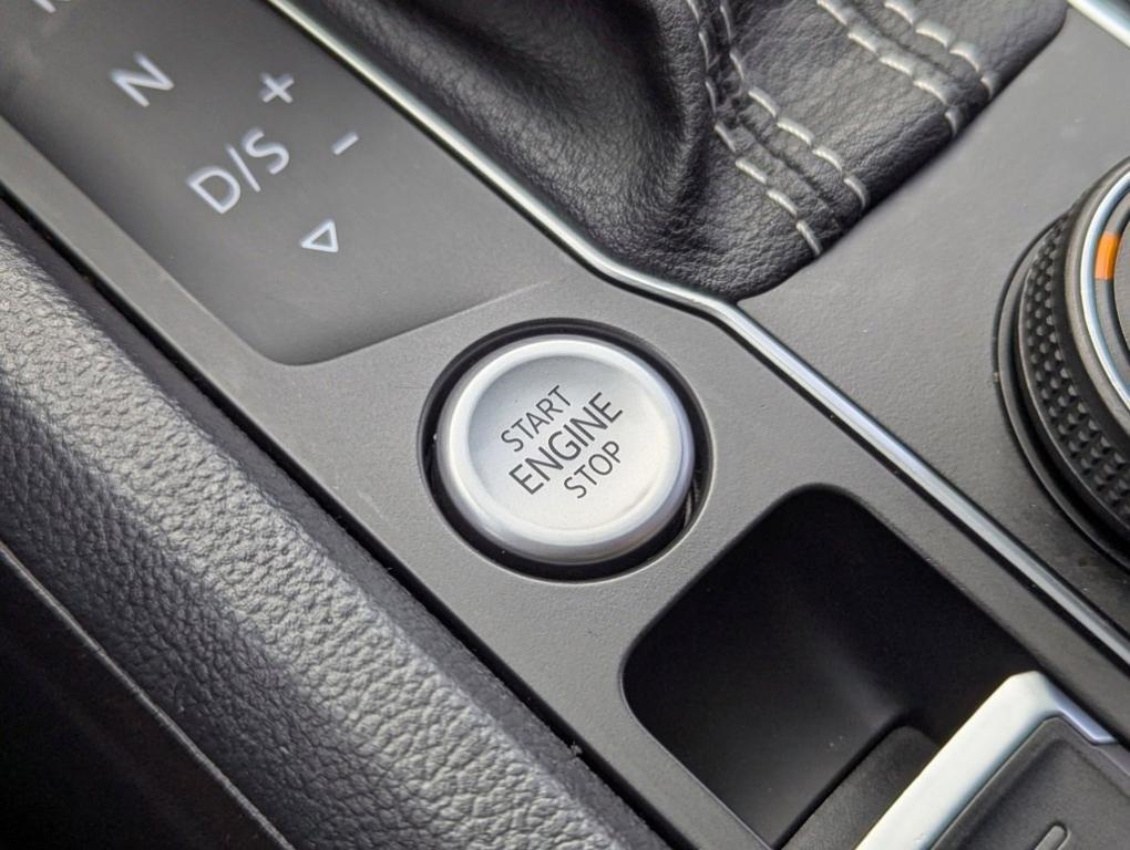 used 2022 Volkswagen Atlas car, priced at $31,000