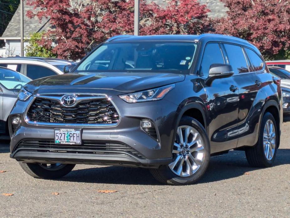 used 2023 Toyota Highlander car, priced at $41,235